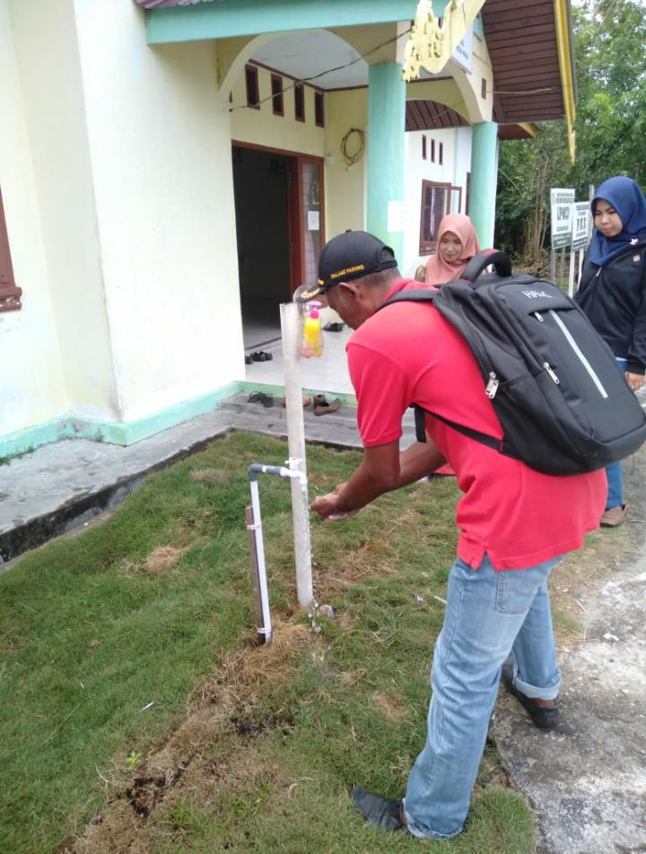 Pemerintah Desa Menyediakan Tempat Cuci Tangan di Kantor Desa Sialang Pasung