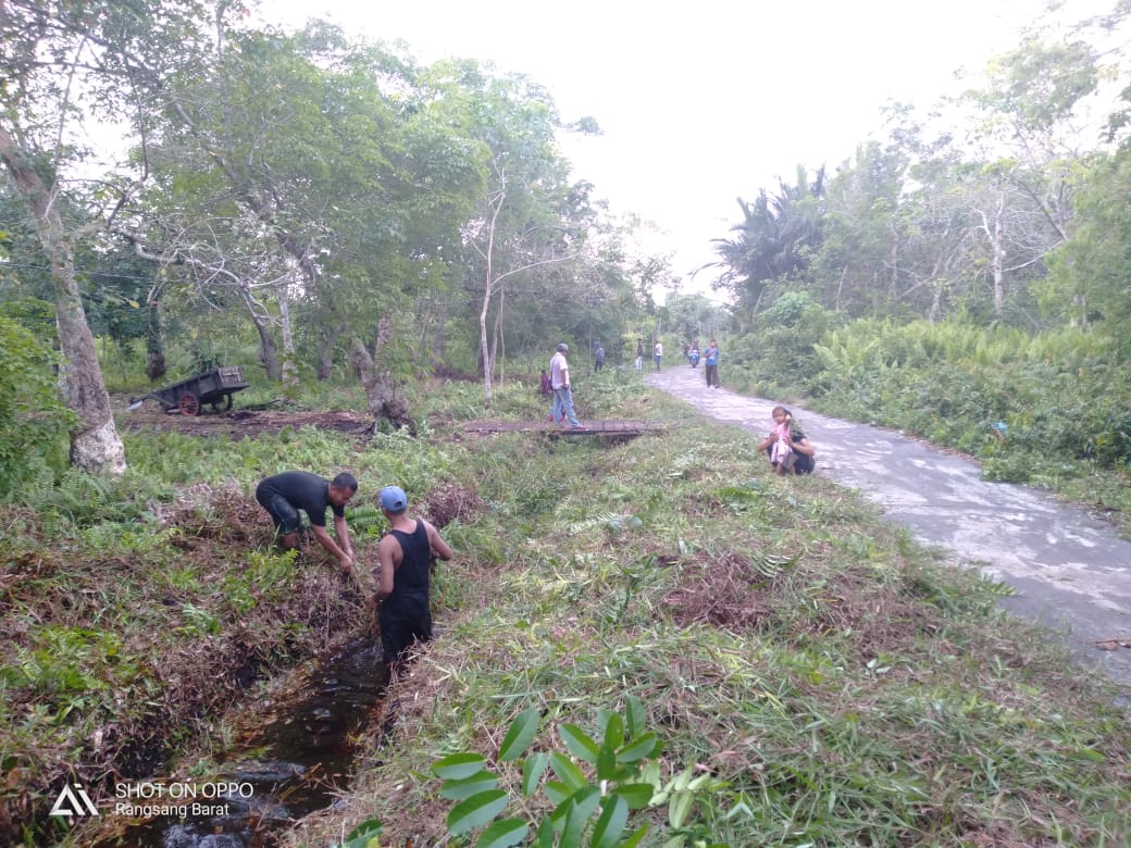 Peduli Lingkungan, Masyarakat Adakan Gotong Royong Bersama