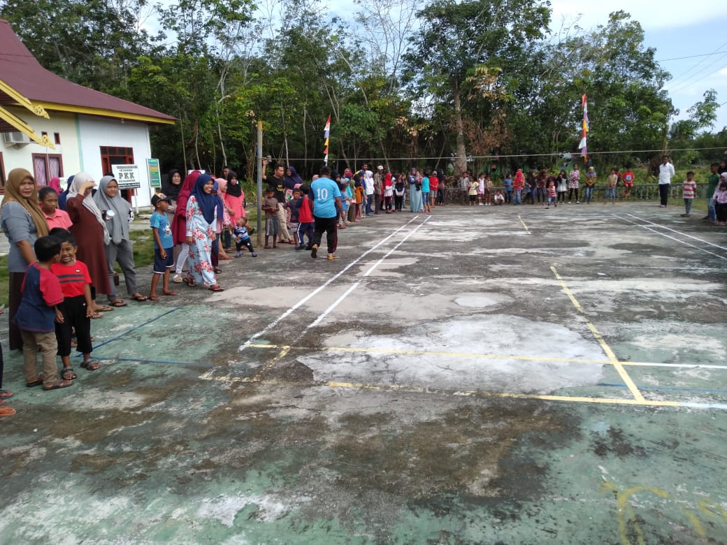 ​pesta rakyat yang sangat meriah