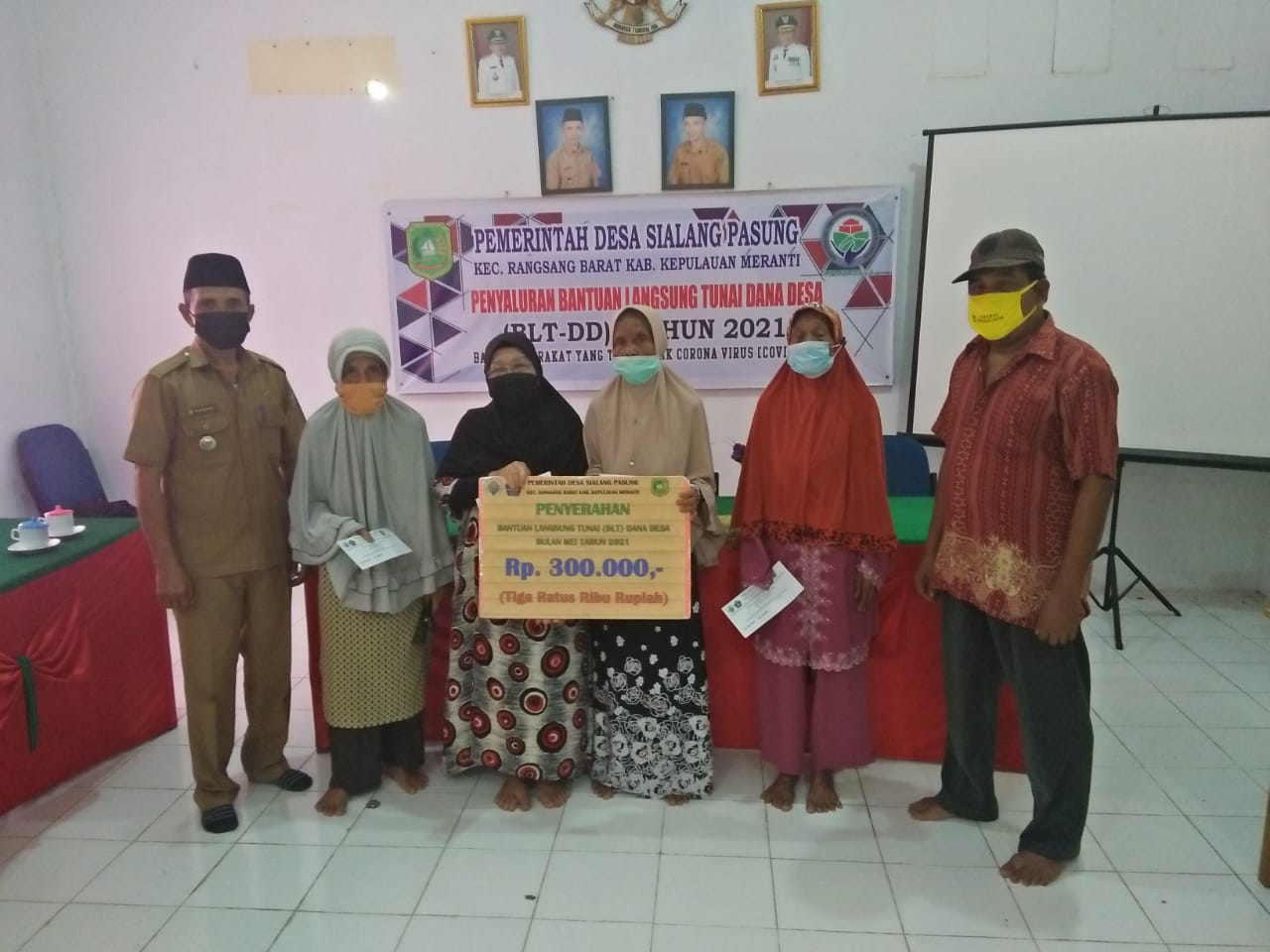 Penyaluran BLT-DD Tahap Ke-V di Desa Sialang Pasung tahun 2021