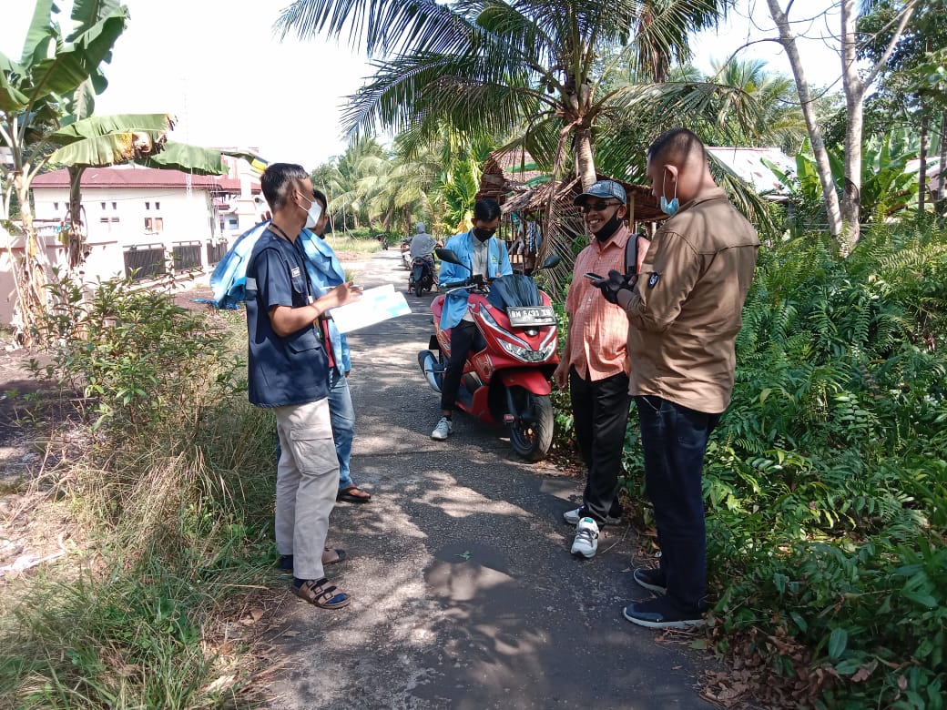 MAHASISWA KUKERTA UNNIVERSITAS RIAU MEMBANTU KEGIATAN PEMETAAN BIDANG TANAH ATAU LAHAN OLEH KANTOR KEMENTERIAN AGRARIA DAN TATA RUANG KAB. KEP. MERANTI DI DESA SIALANG PASUNG.