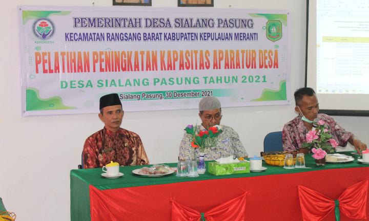 PEMDES SIALANG PASUNG SELENGGARAKAN PELATIHAN PENINGKATAN KAPASITAS APARATUR DESA TAHUN 2021